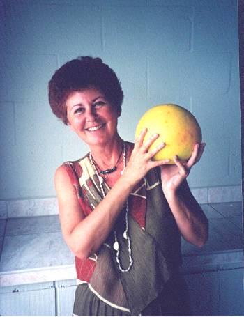 grapefruit.jpeg - Now THAT's a grapefruit!